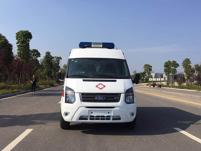 福特V348 长轴救护车