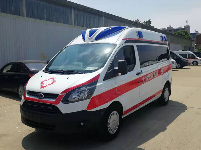 福特V362 短轴救护车