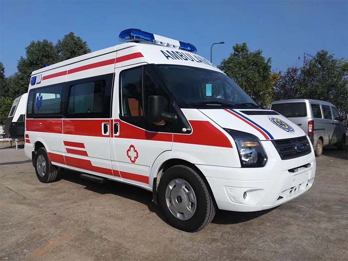 福特V348 长轴救护车