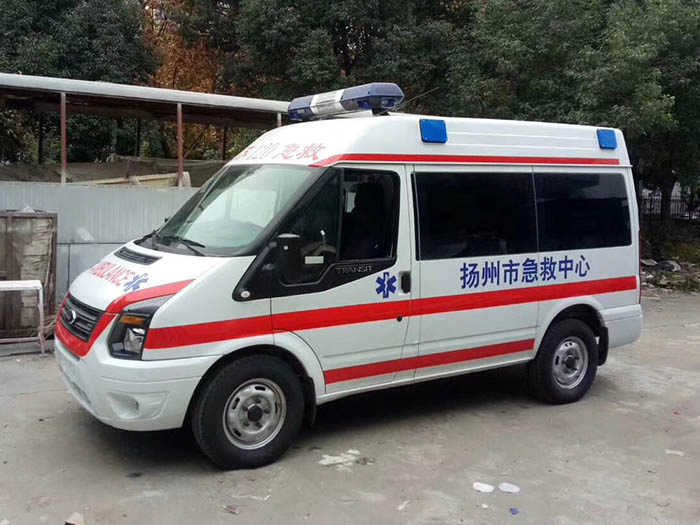 福特V348 短轴救护车